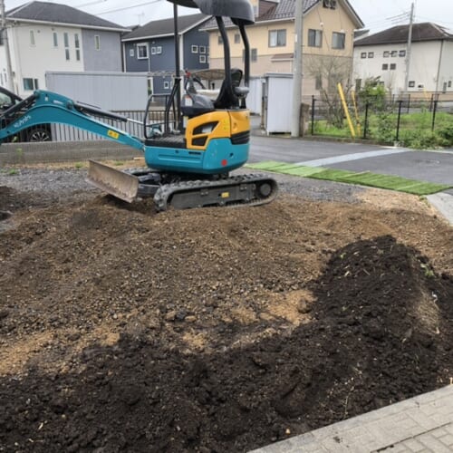 本日より工事着工となります。掘削作業開始です。