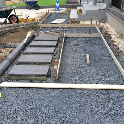 型枠、平板の施工です。