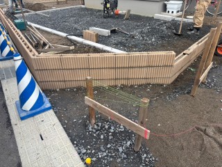 ブロック積み作業となります。