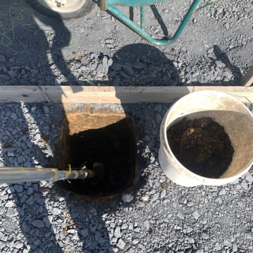 カーポート基礎下地掘削です。