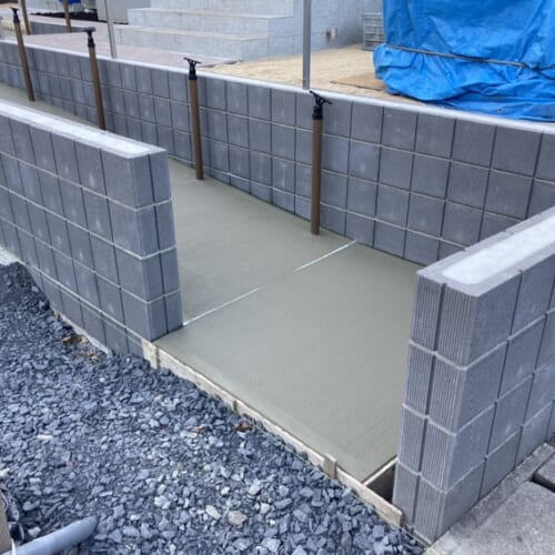 スロープコンクリート仕上げ完了です。