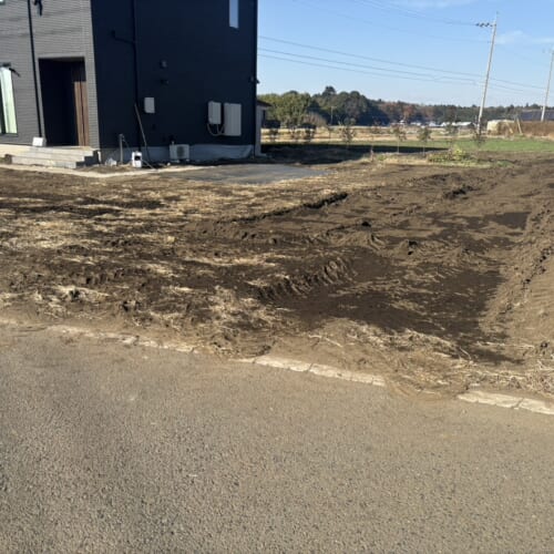 工事着工前のご近隣へのご挨拶にお伺いさせて頂きました。お待たせ致しました外構工事着工となります。