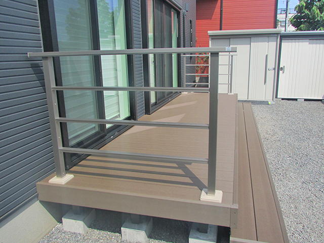 土止めブロック積み作業となります。