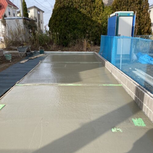 土間コン打設です。