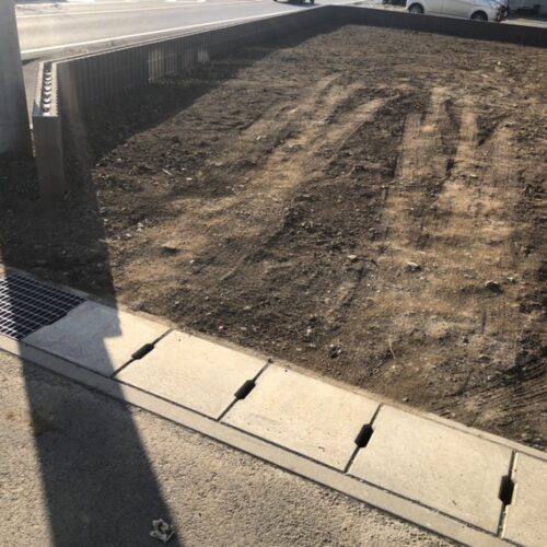 お庭側の整地作業完了です。