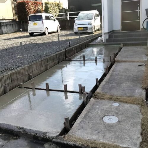 土間コンクリート打設です。