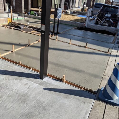 土間コンクリート打設です。