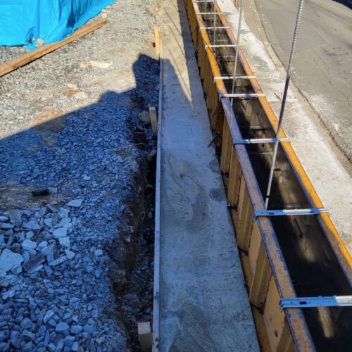 布基礎枠組です。