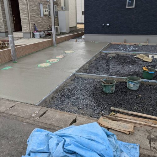 土間コンクリート打設です。