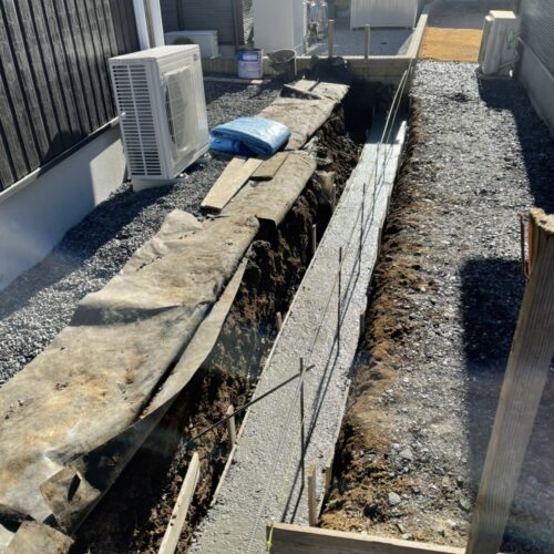 ベースコンクリート打設状況です。