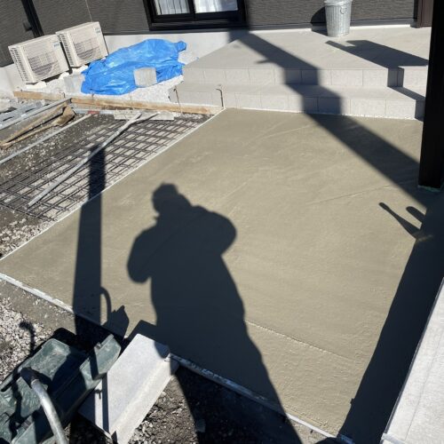 土間コンクリートの打設開始です。