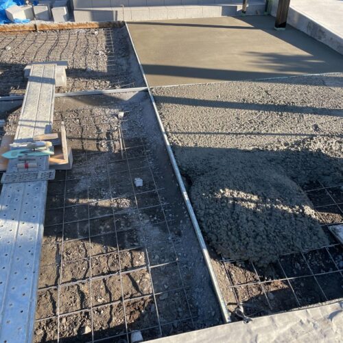 土間コンクリートの打設です。