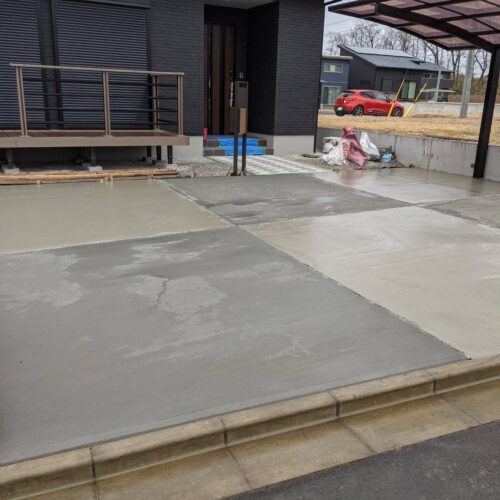 土間コンクリート打設です。