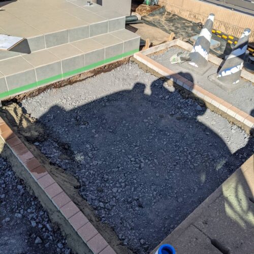 アプローチ縁取りです。