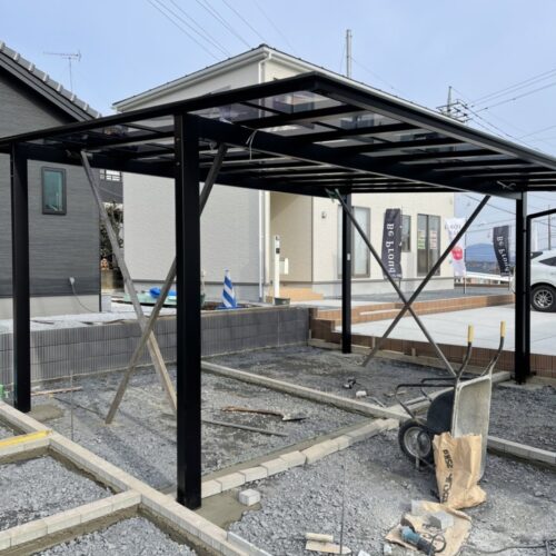 カーポート組立です。