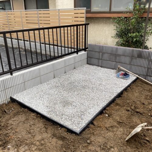 6号砂利敷きです。