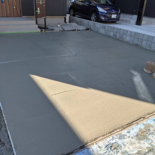 土間コンクリート打設です。