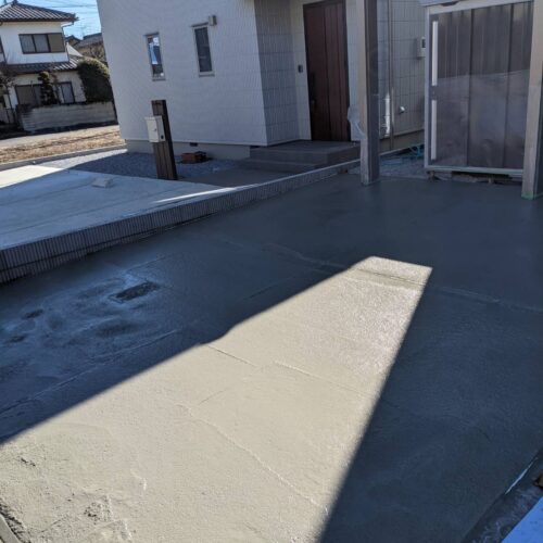 土間コンクリート打設です。