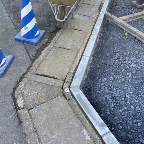 側溝の間のモルタル詰めです。