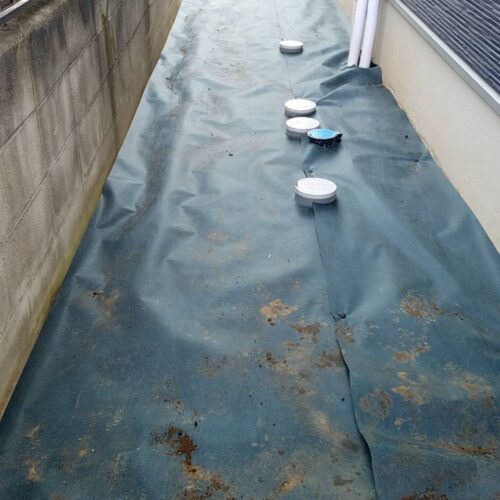 6号下地防草シート敷きです。