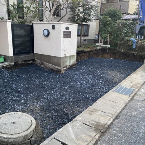 採石入れ作業完了です。