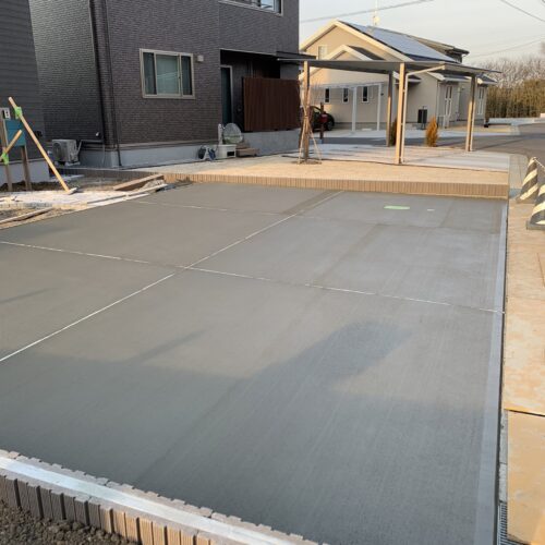 土間コンクリート打設です。