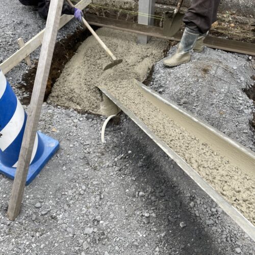 カーポート基礎打設状況です。