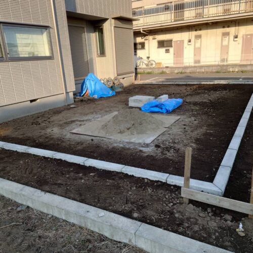 地先ブロック設置です。