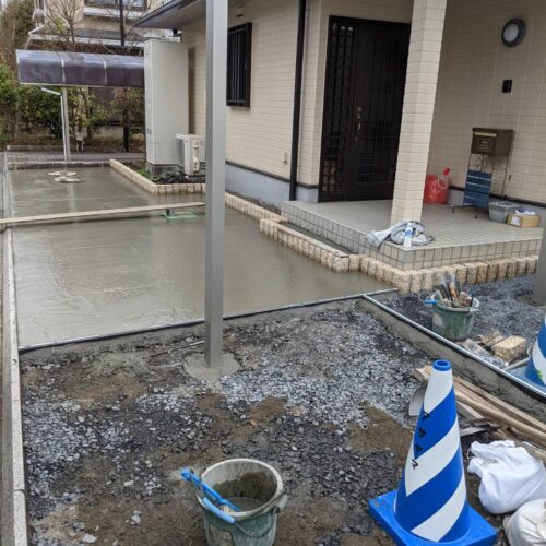 物置の土間コンクリート打設です。