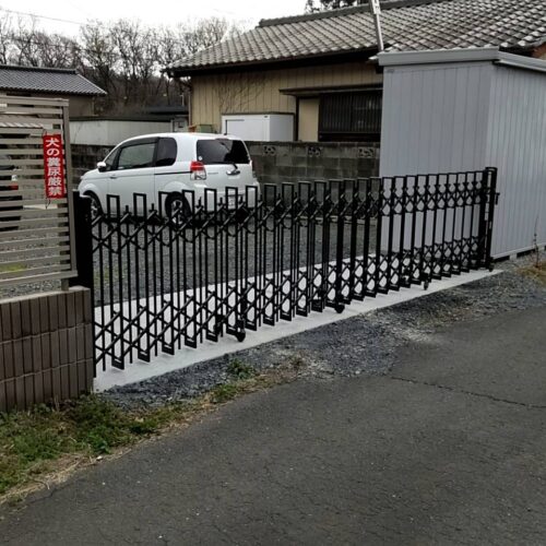 カーゲート取り付けです。