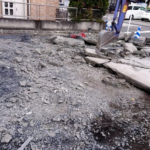 土間コンの解体です。