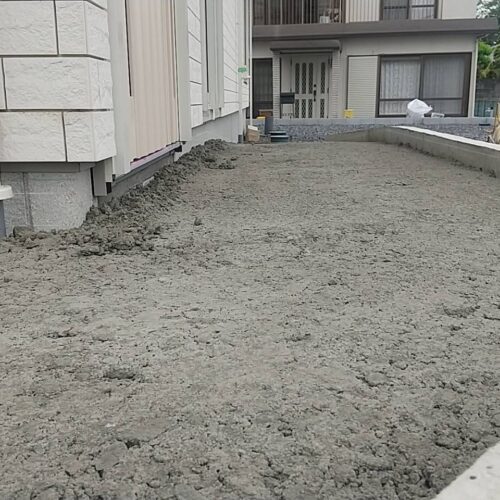 タイル下地コンクリート準備です。