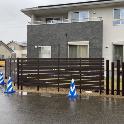 フェンス施工とです。