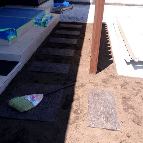 黒土入れです。