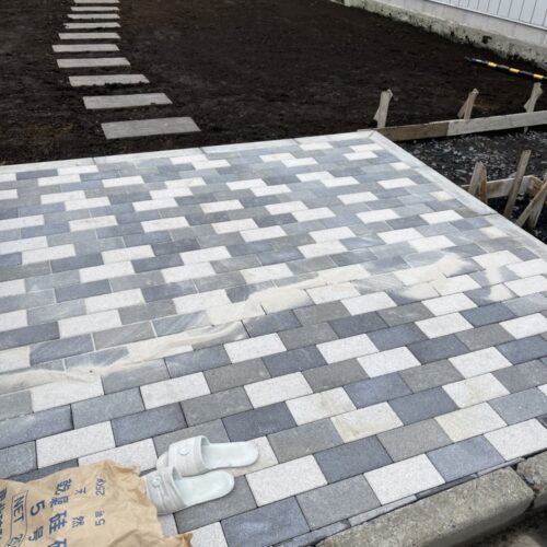 インターロッキング珪砂入れです。