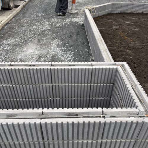 土間下地不陸及び転圧です。