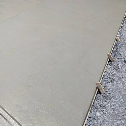 土間コンクリート打設です。