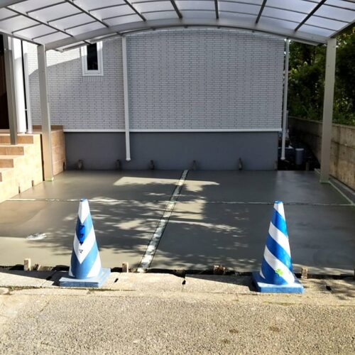 土間コンクリート打設です。