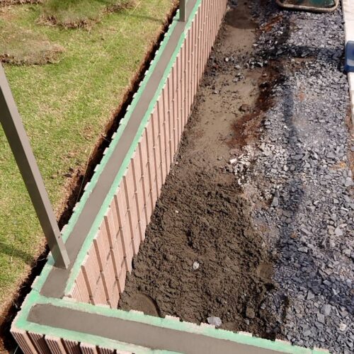 ブロック天端仕上げです。