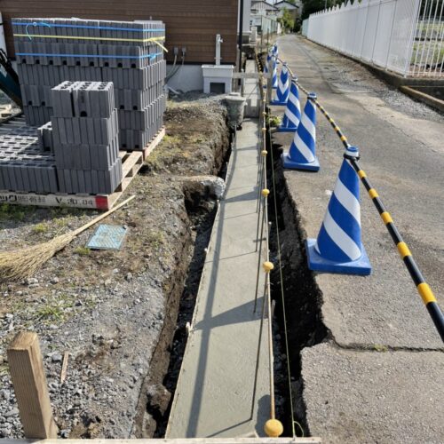 ベースコンクリート打設です。