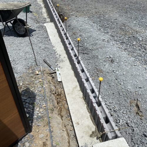 ブロック組積みです。