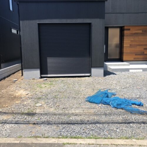 本日は工事着工前のご近隣ご挨拶へお伺い致しました。お待たせ致しました、来週より外構工事着工となります。