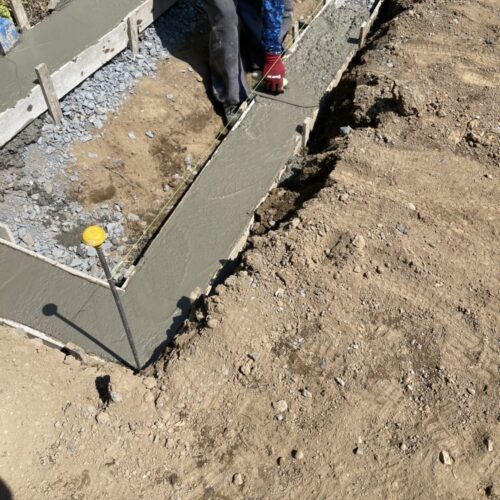 ベースコンクリート打設です。