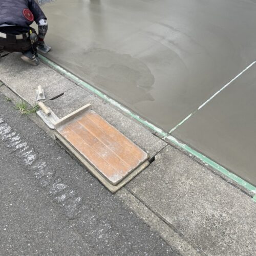 土間コンクリート打設です。