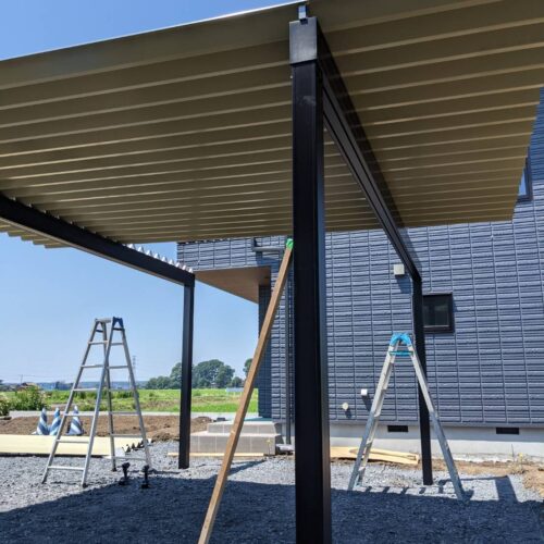 折版カーポート組み立て。