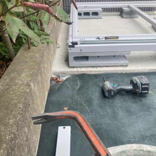 物置アンカー工事です。