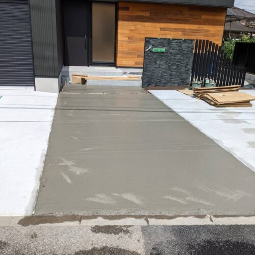 土間コンクリート打設です。