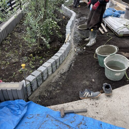 花壇見切りグラニート施工です。