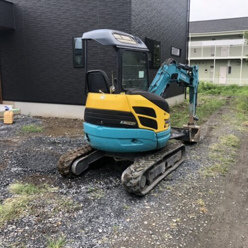 本日より工事着工となります。まずは掘削と除草作業より開始です。