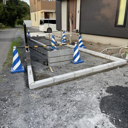 アプローチインター見切り地先施工です。